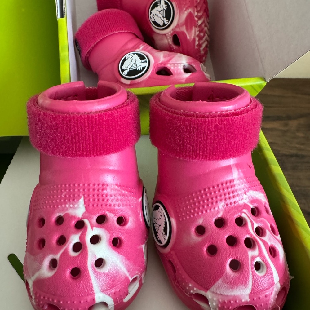 CROCS Pink Dog Crocs size Small
